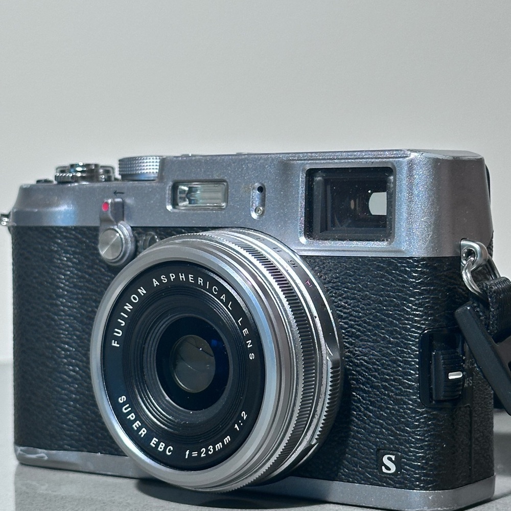 Fujifilm X100S Digital Camera, Silver 16.3MP
